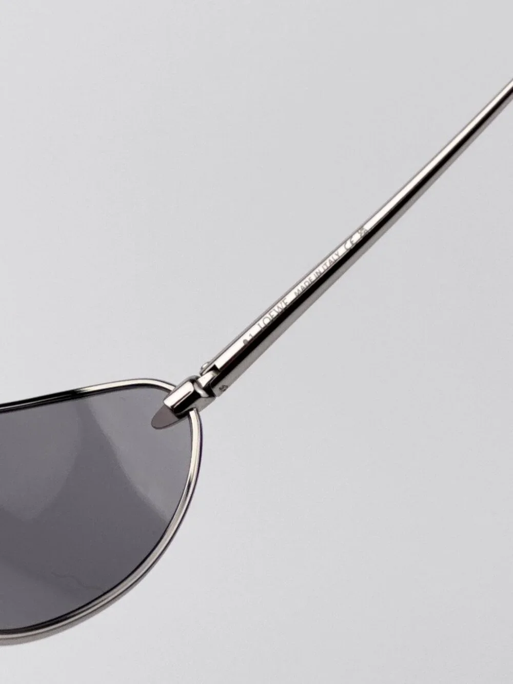 LOEWE LW40164U 16A SILVER OVAL SUNGLASSES